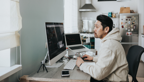 home-trader-desk-setup-stock-chart-analysis-workstation.png